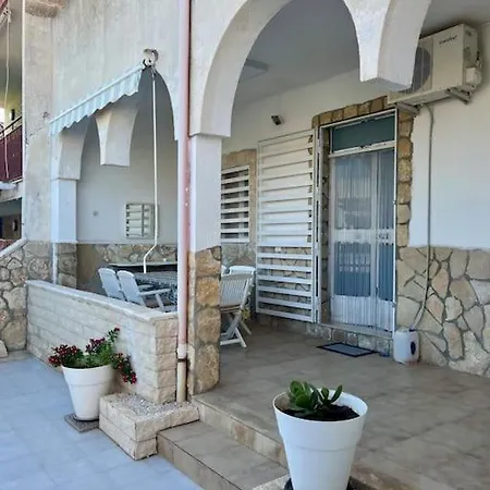 Kamarina House